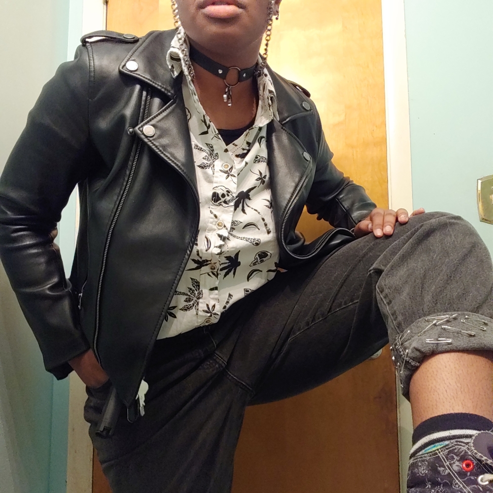 Meet your Posher, Cariel